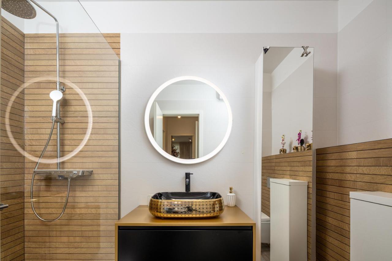 Luxury Azure Apartment